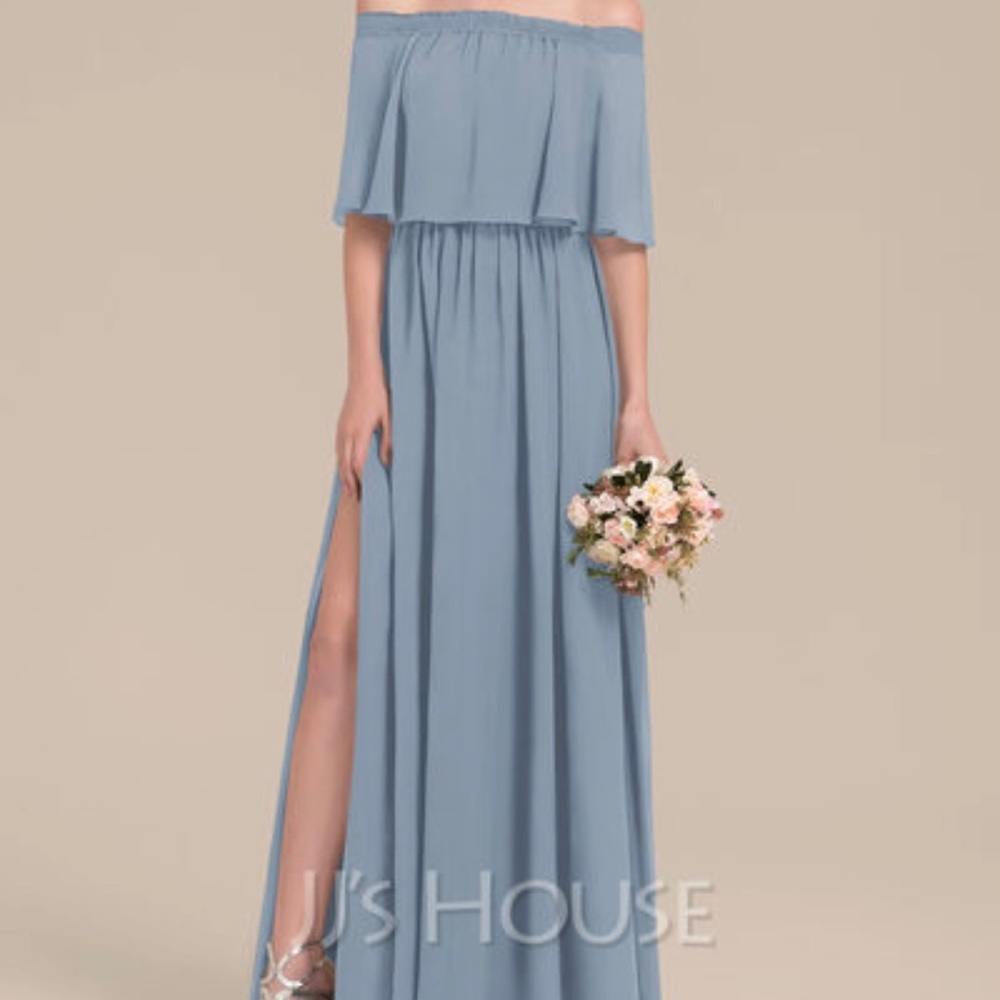 Size 0 bridesmaids dress. NEVER WORN.